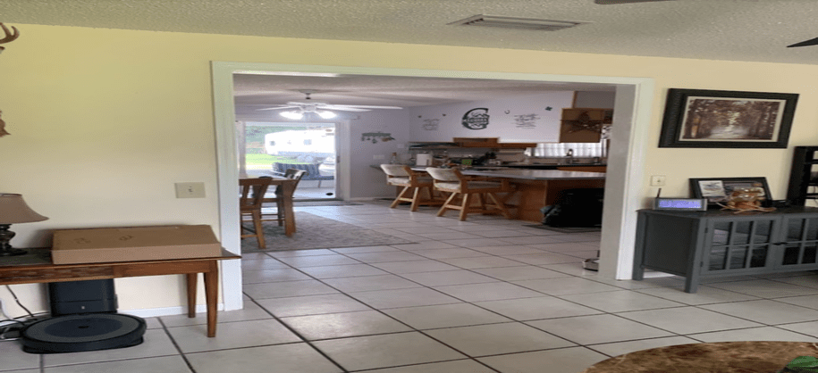 Living Room Before Image